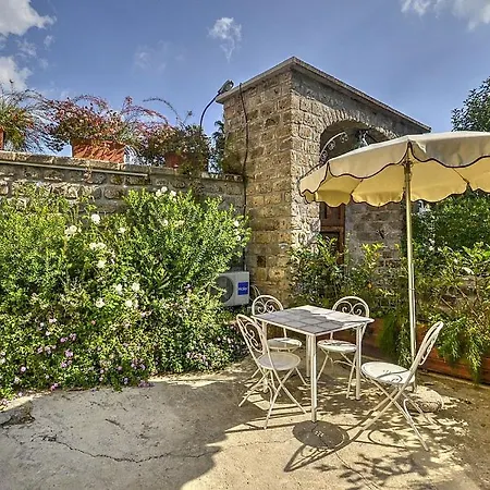 Sleeps 4 Pool Air Con Wifi *