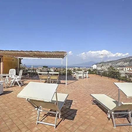 Apartment Sleeps 4 Pool Air Con Wifi Sant'Agnello