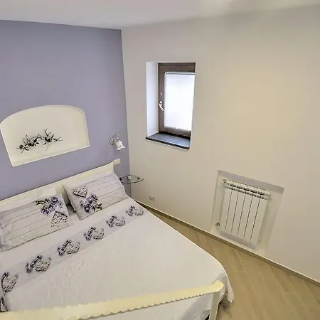 Sleeps 4 Pool Air Con Wifi Apartment *