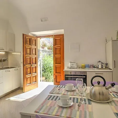 Sleeps 4 Pool Air Con Wifi *